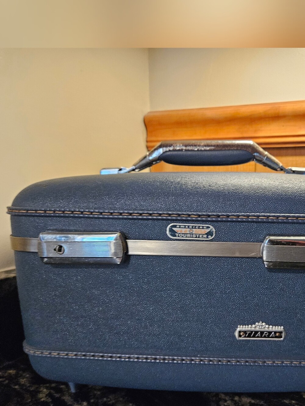 Rare Vintage Mid-Century American Tourister "Tiara" Train Case / Makeup Cosmetic